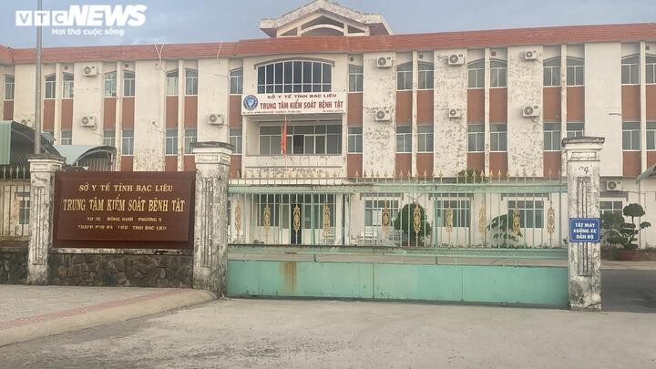 Trung tâm Y tế TP Bạc Liêu để tiền xét nghiệm COVID-19 ngoài sổ kế toán - 1