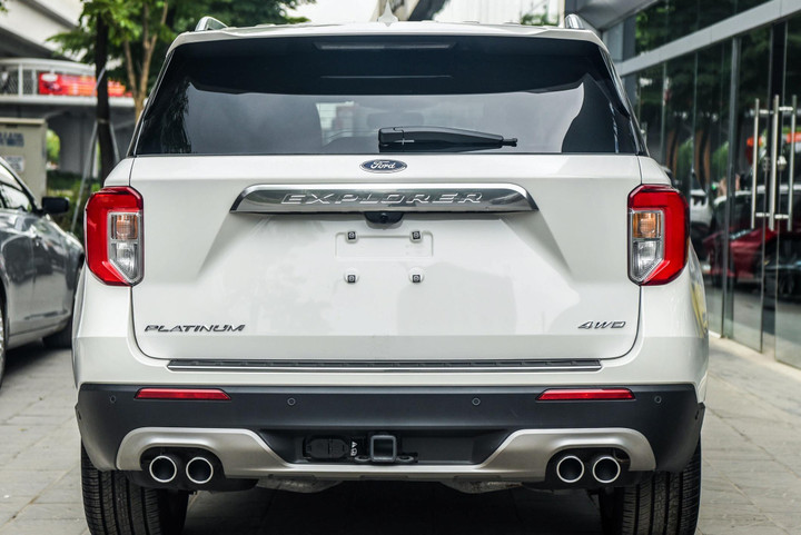 Ford Explorer Platinum nhập Mỹ giá 4 tỷ đồng tại Việt Nam - 5