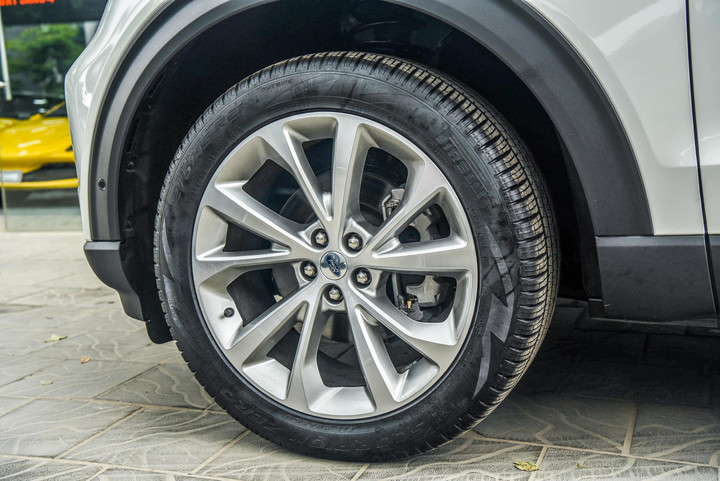 Ford Explorer Platinum nhập Mỹ giá 4 tỷ đồng tại Việt Nam - 4