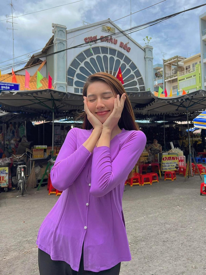 Hoa hậu Thùy Tiên mặc áo bà ba, hóa 'cô gái miền Tây' xinh đẹp - 3