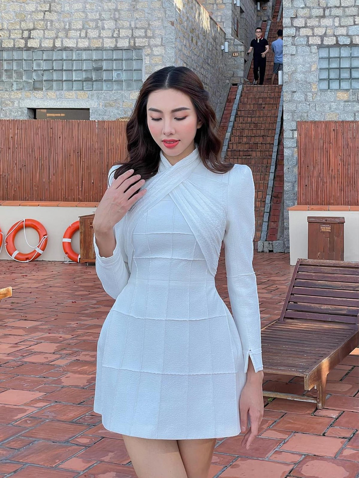 Hoa hậu Thùy Tiên mặc áo bà ba, hóa 'cô gái miền Tây' xinh đẹp - 4