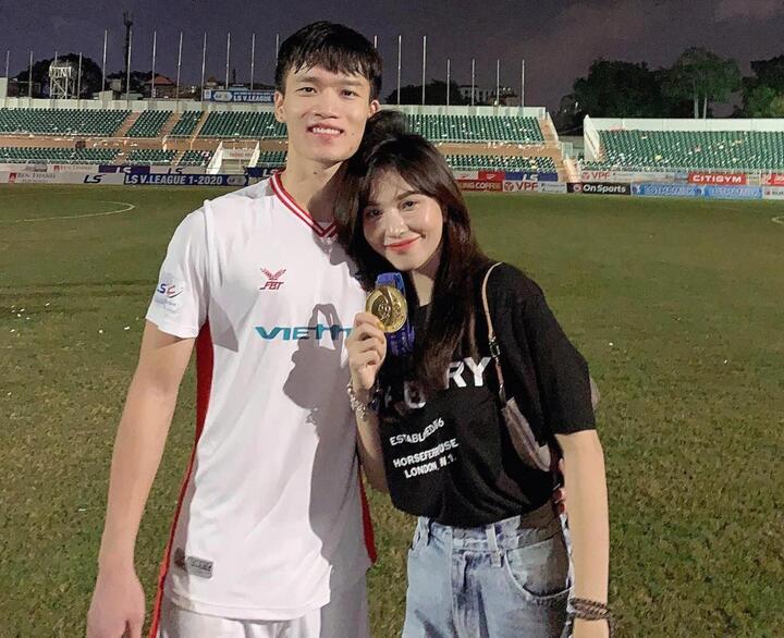 Nhan sắc vợ, bạn gái các cầu thủ U23 Việt Nam - 6
