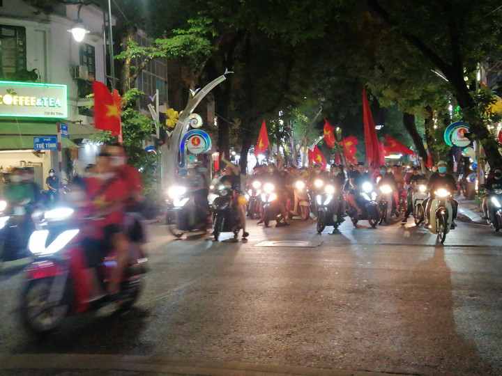 Hàng triệu người hâm mộ ăn mừng U23 Việt Nam vô địch SEA Games 31 - 31