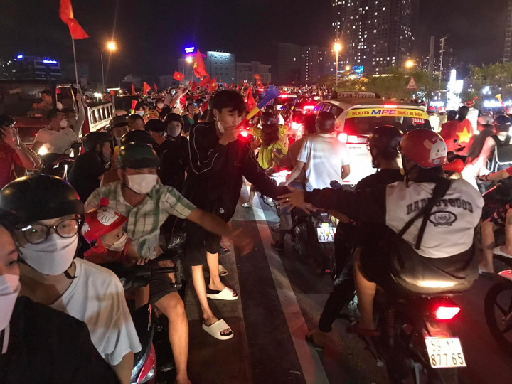 Hàng triệu người hâm mộ ăn mừng U23 Việt Nam vô địch SEA Games 31 - 9