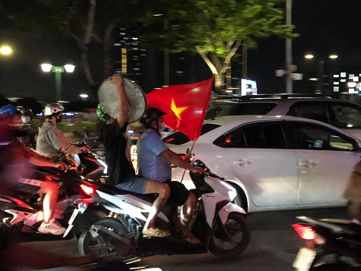 Hàng triệu người hâm mộ ăn mừng U23 Việt Nam vô địch SEA Games 31 - 12