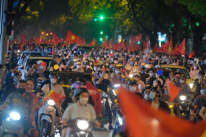 Hàng triệu người hâm mộ ăn mừng U23 Việt Nam vô địch SEA Games 31 - 1
