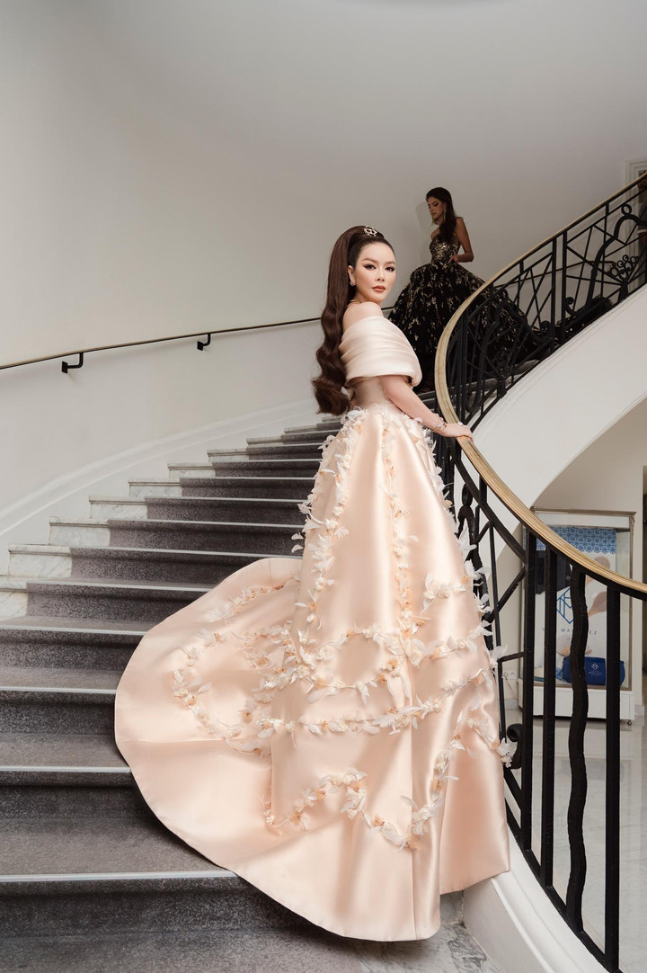 Lý Nhã Kỳ đăng ảnh chứng minh mình không hề bị 'ngó lơ' tại LHP Cannes - 2