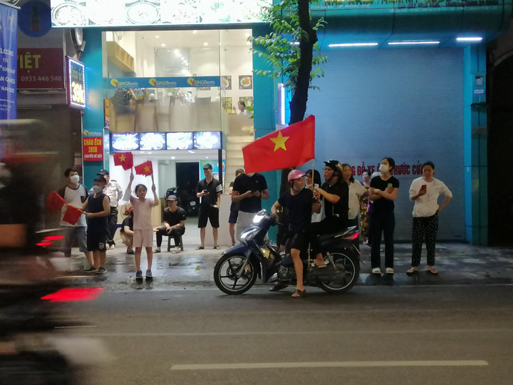 Hàng triệu người hâm mộ ăn mừng U23 Việt Nam vô địch SEA Games 31 - 27