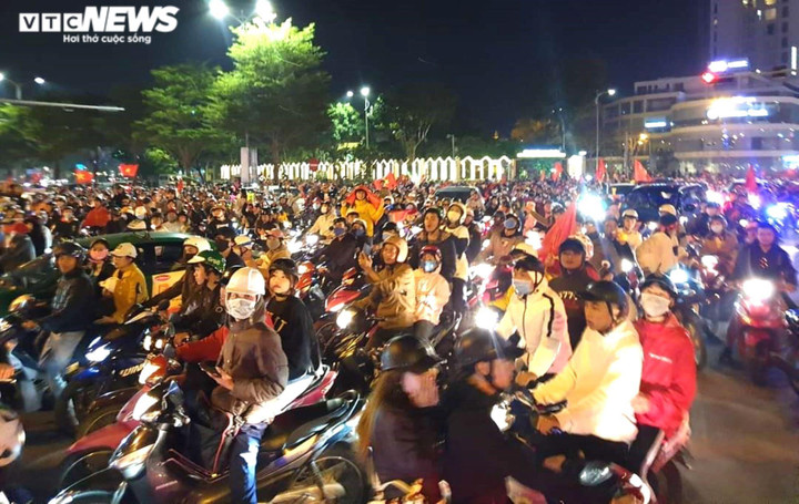 Đà Nẵng huy động 100% quân số CSGT đảm bảo ATGT cho trận chung kết bóng đá nam - 1