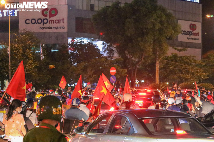 Hàng triệu người hâm mộ ăn mừng U23 Việt Nam vô địch SEA Games 31 - 5
