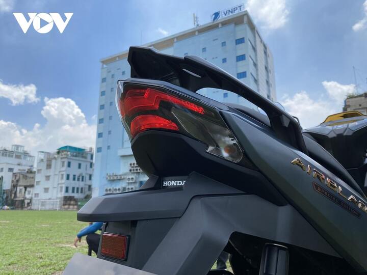 Honda Air Blade 160cc phiên bản đắt nhất có gì đặc biệt? - 4