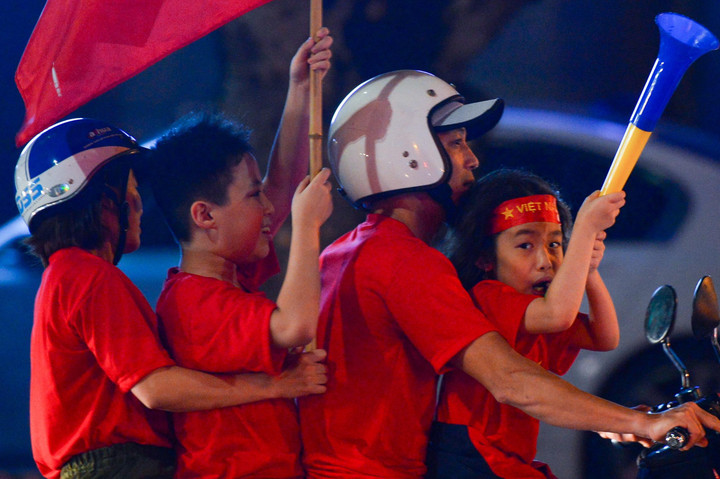 Hàng triệu người hâm mộ ăn mừng U23 Việt Nam vô địch SEA Games 31 - 28