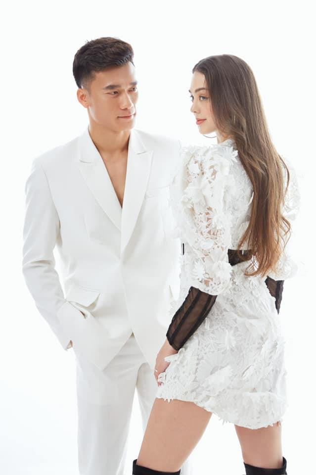 'Soi' gu thời trang của vợ chồng thủ môn Bùi Tiến Dũng - 3