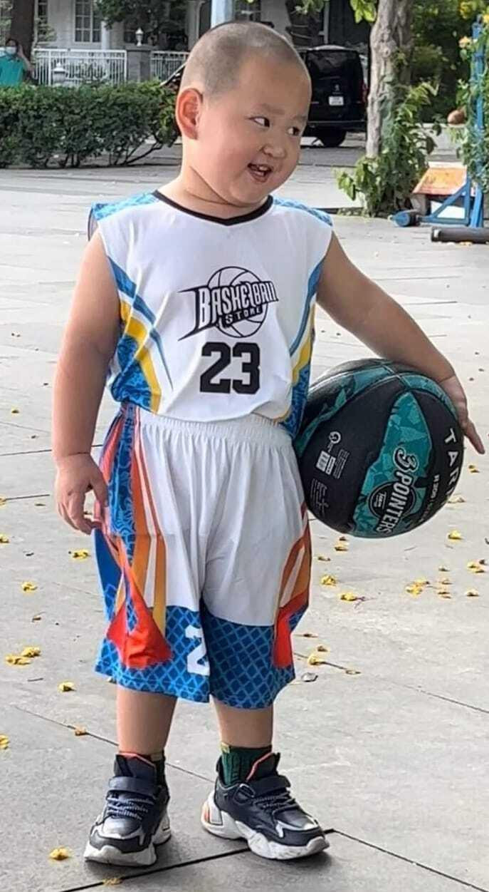 Tìm ra bản sao nhí cực yêu của HLV Park Hang Seo, hóa ra là quý tử nhà sao Việt - 13