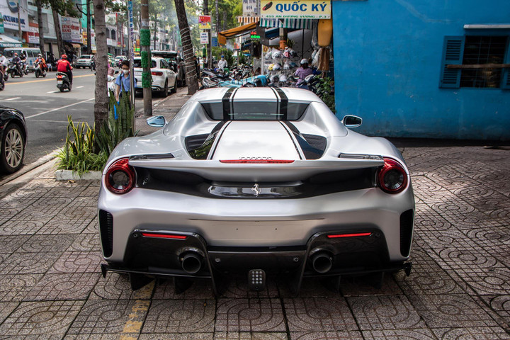 Chi tiết Ferrari 488 Pista Spider của ông Đặng Lê Nguyên Vũ - 5