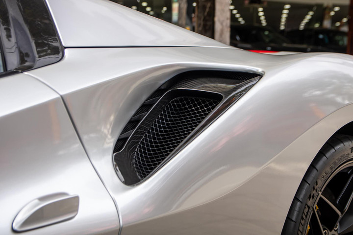 Đặng Lê Nguyên Vũ ảnh 11 Chi tiết Ferrari 488 Pista Spider của ông Đặng Lê Nguyên Vũ - 11