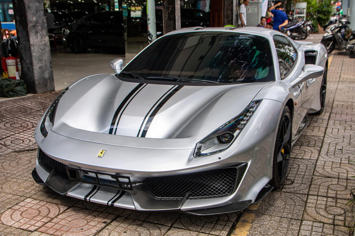 Chi tiết Ferrari 488 Pista Spider của ông Đặng Lê Nguyên Vũ - 3