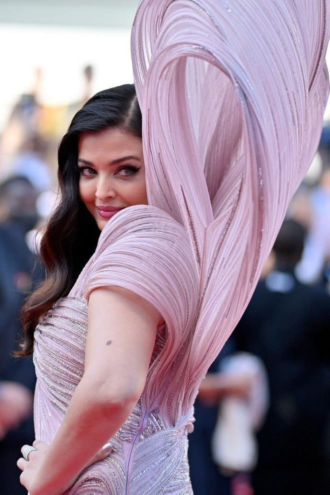 Mỹ nhân giữ ngôi 'Hoa hậu đẹp nhất mọi thời đại' sau 28 năm đăng quang - 1