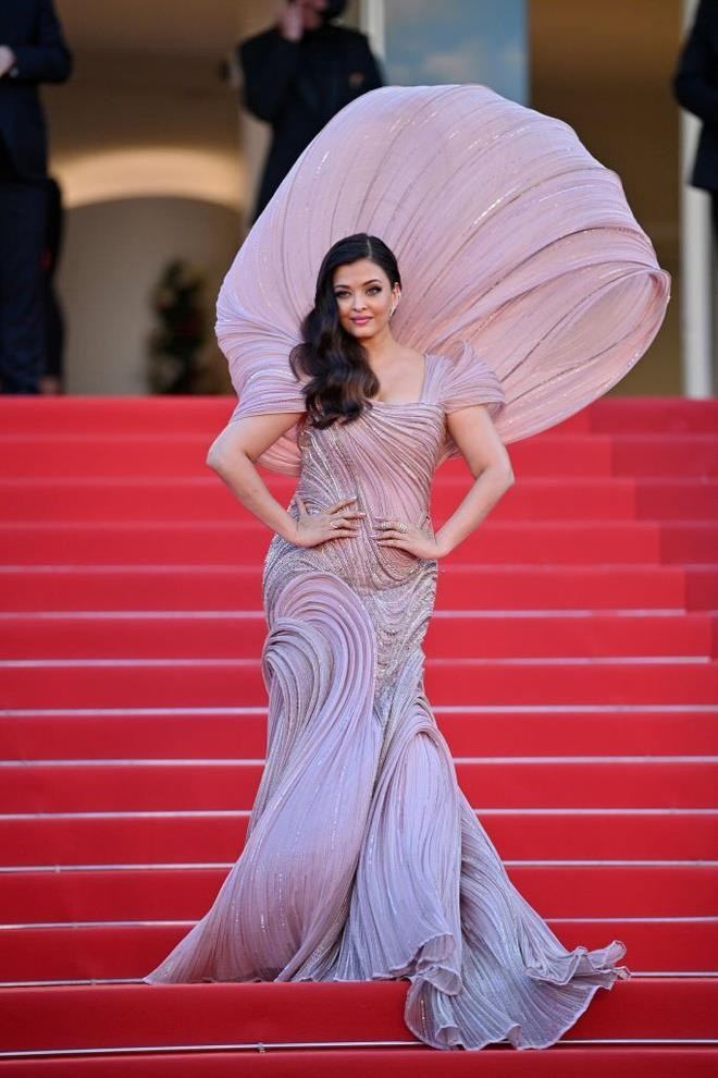 Mỹ nhân giữ ngôi 'Hoa hậu đẹp nhất mọi thời đại' sau 28 năm đăng quang - 2