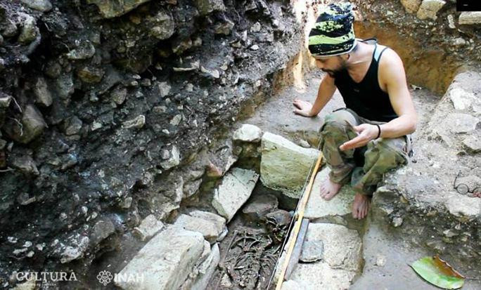 Phát hiện mộ phần của 'nữ vương Maya' răng phủ ngọc bích - 1