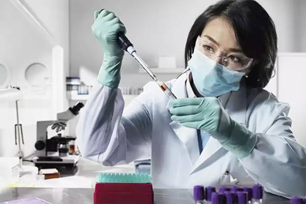 Quốc gia đầu tiên áp dụng cách ly 21 ngày với người mắc đậu mùa khỉ - 1