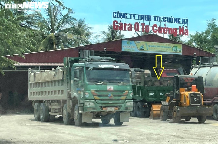 Xe tải dán logo 'lạ' vô tư cơi nới thành thùng, đông như đi trẩy hội ở Nghi Sơn - 13