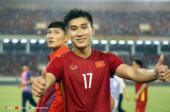Nhâm Mạnh Dũng là một trong 3 cầu thủ quá tuổi của đội Olympic Việt Nam dự ASIAD 19. (Ảnh: VFF)