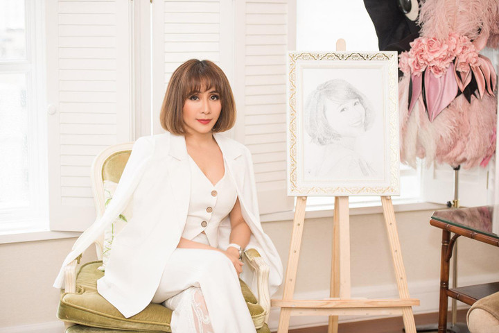 Võ Hoàng Yến, Tiểu Vy đọ thần thái sang chảnh trên đồi cát - 8