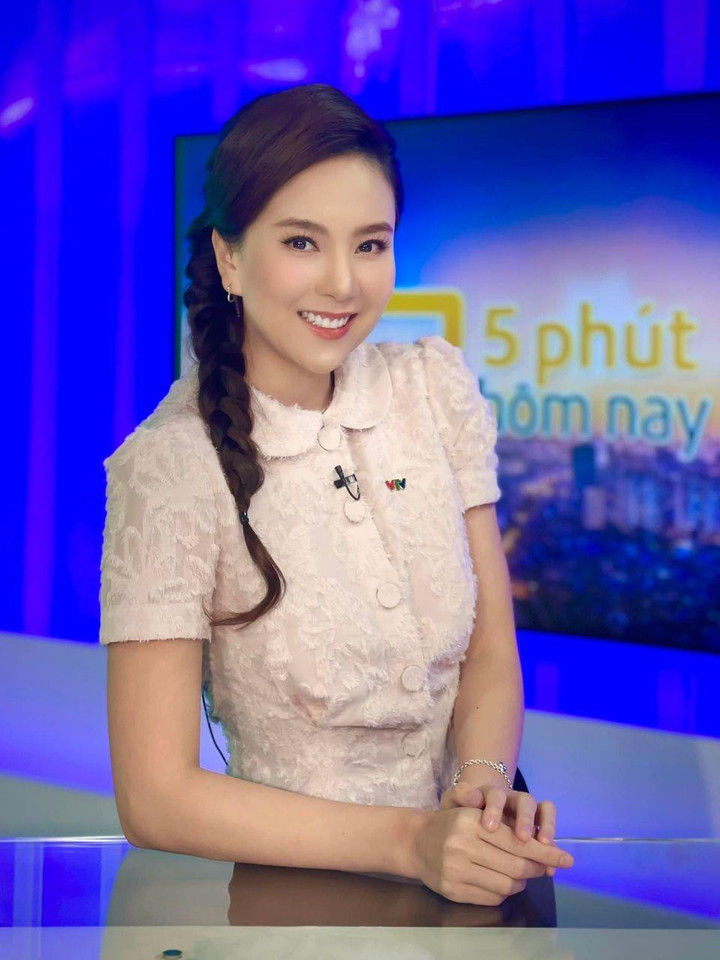 Sao Việt 25/5: Vợ chồng Mạc Văn Khoa tung trọn bộ ảnh cưới cực tình - 9