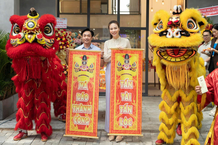 Sao Việt 25/5: Vợ chồng Mạc Văn Khoa tung trọn bộ ảnh cưới cực tình - 8