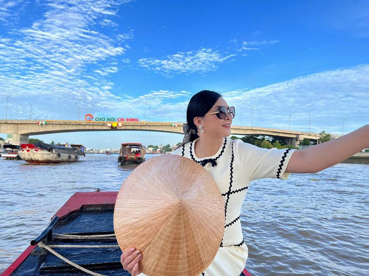 Sao Việt 25/5: Vợ chồng Mạc Văn Khoa tung trọn bộ ảnh cưới cực tình - 3