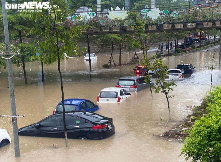 Bắc Ninh: Mưa lớn làm ngập trường, hơn 1.300 học sinh phải nghỉ học - 9