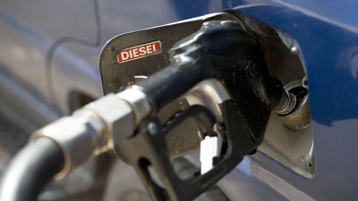 Nhà Trắng cân nhắc mở kho dự trữ đặc biệt để kiểm soát giá dầu - 1