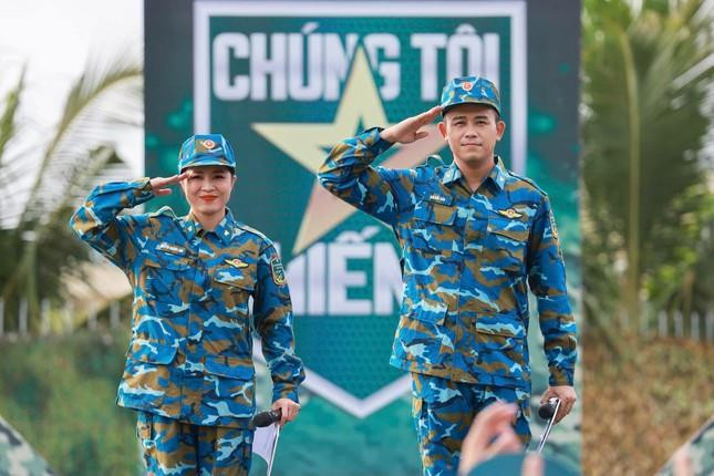 BTV Hoàng Linh ngậm ngùi chia tay chương trình ‘Chúng tôi là chiến sĩ’ - 14