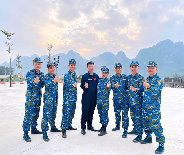 BTV Hoàng Linh ngậm ngùi chia tay chương trình ‘Chúng tôi là chiến sĩ’ - 13