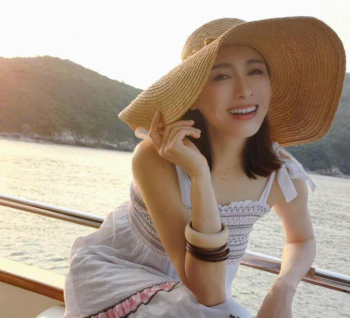 Nhà giàu Hong Kong là 'tục' thưởng biệt thự cho con dâu mỗi lần mang thai - 8