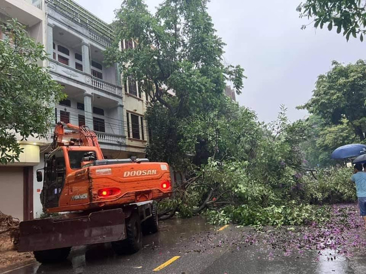 Bắc Ninh: Mưa lớn làm ngập trường, hơn 1.300 học sinh phải nghỉ học - 10