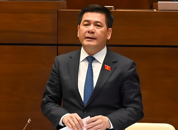 Bộ trưởng Bộ Công Thương: 'Lúc nào cũng có công cụ để hạ nhiệt giá xăng dầu' - 1