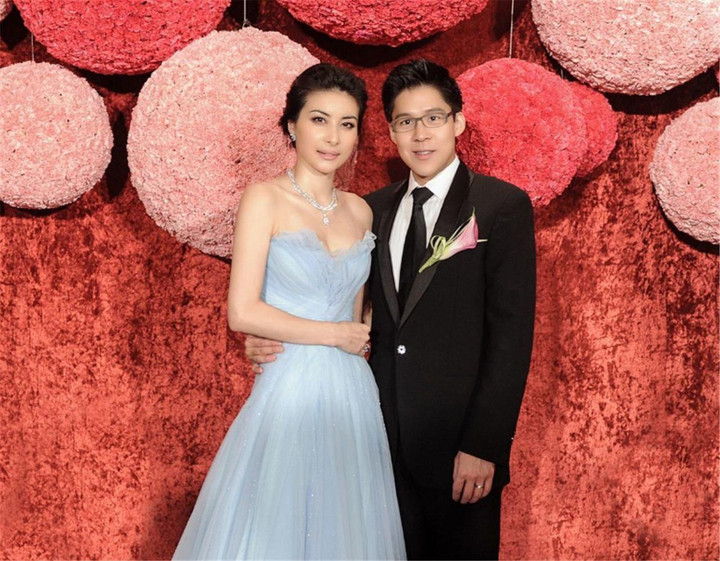 Nhà giàu Hong Kong là 'tục' thưởng biệt thự cho con dâu mỗi lần mang thai - 18