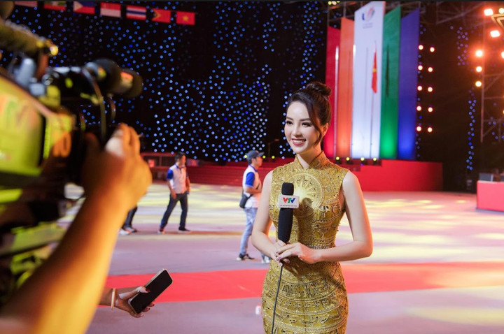 Thụy Vân: Tim tôi như nghẹn lại khi hô tên Việt Nam trong lễ bế mạc SEA Games - 2