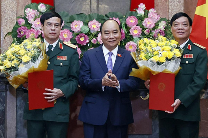 Trao quân hàm Thượng tướng cho 2 sĩ quan từng chiến đấu bảo vệ biên giới - 2