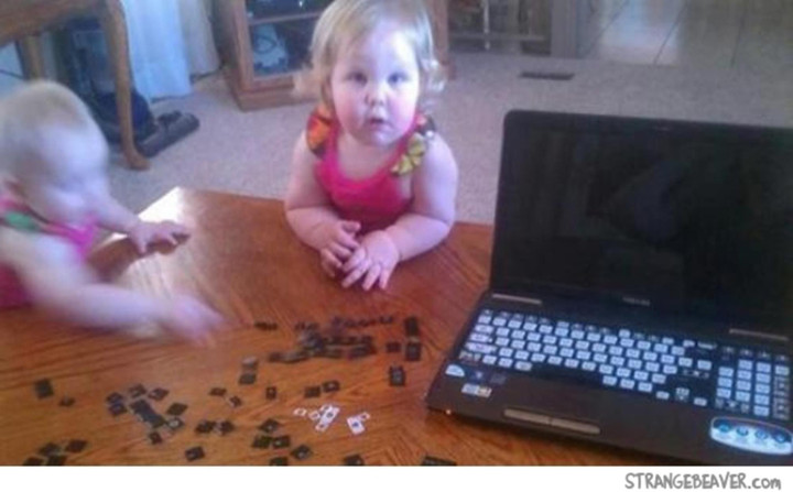 Hình ảnh cho thấy trông trẻ là việc 'rủi ro' nhất, lơ là 1 giây trả giá cực đắt - 4