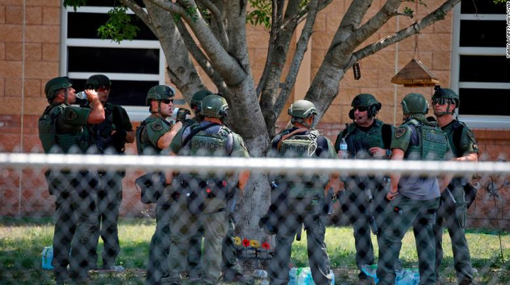 Ảnh: Hiện trường vụ xả súng đẫm máu khiến 21 người chết ở Mỹ - 3