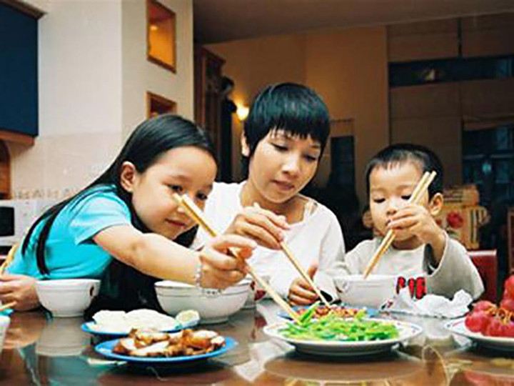 Chuyện ít ai biết về mối quan hệ 'mẹ kế - con chồng' giữa Mỹ Linh và Anna Trương - 2