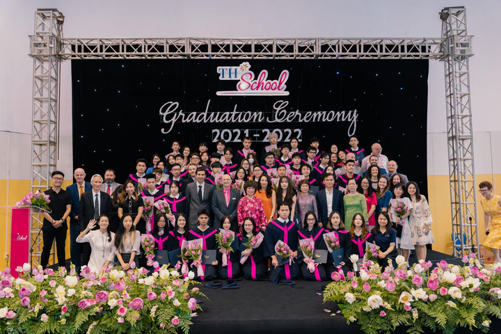 TH School chào đón những sinh viên năm thứ nhất về dự lễ tốt nghiệp đặc biệt - 1