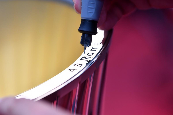 AS Roma vô địch Conference League, Jose Mourinho bật khóc - 3