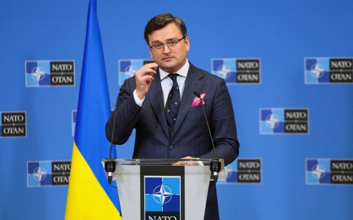 Ngoại trưởng Ukraine tố NATO 'đạo đức giả' - 1