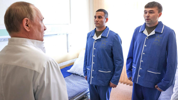 Tổng thống Putin lần đầu thăm thương binh từ chiến trường Ukraine - 1