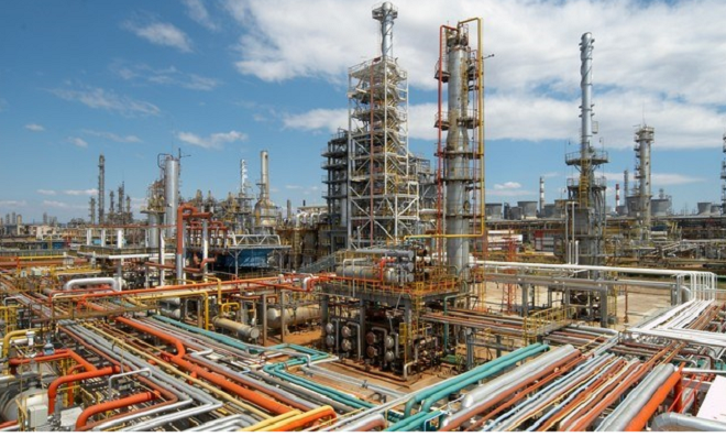 Ukraine cảnh báo Hungary vì phản đối cấm vận dầu Nga - 1