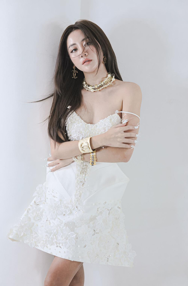 Sau ồn ào với fan, Đông Nhi vắng mặt tại bán kết Hoa hậu Hoàn Vũ Việt Nam 2022 - 3